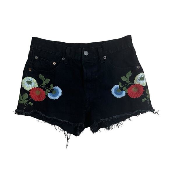 Levi’s Jean Shorts Embroidered Floral Boho Black Denim Cut Offs Cotton Size 27 - Picture 2 of 6